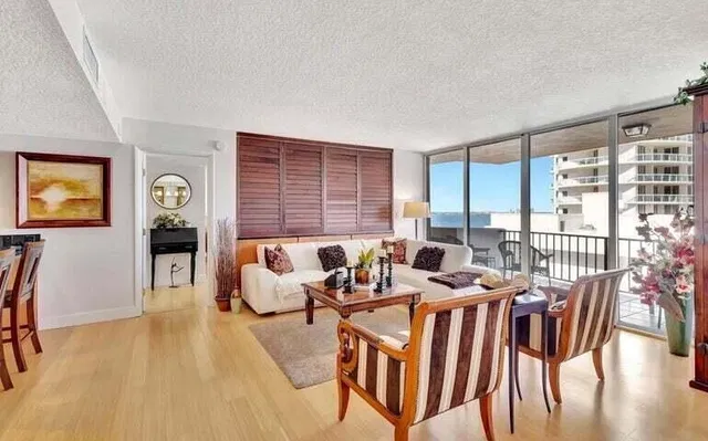 Singer Island Unit 1-905 photo 25