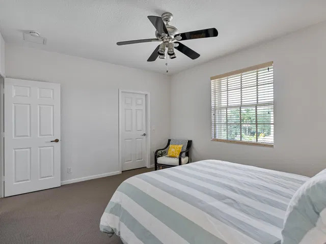 Residence photo 38