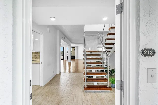 Unit 213 photo 3