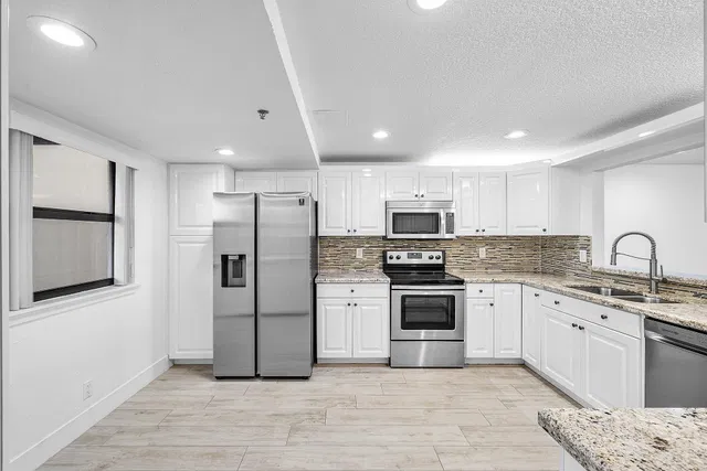 Unit 213 photo 6