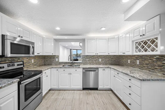 Unit 213 photo 7