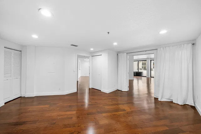 Unit 213 photo 12