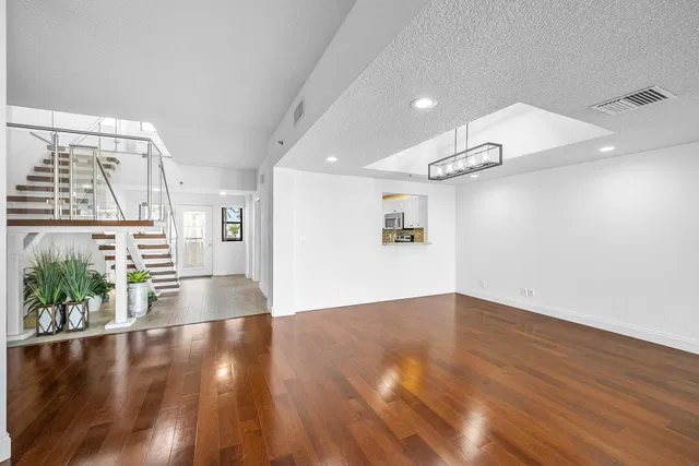 Unit 213 photo 19