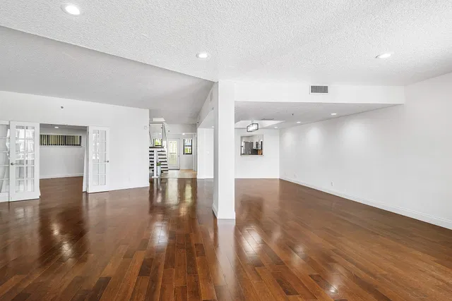 Unit 213 photo 21
