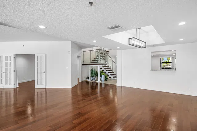 Unit 213 photo 22