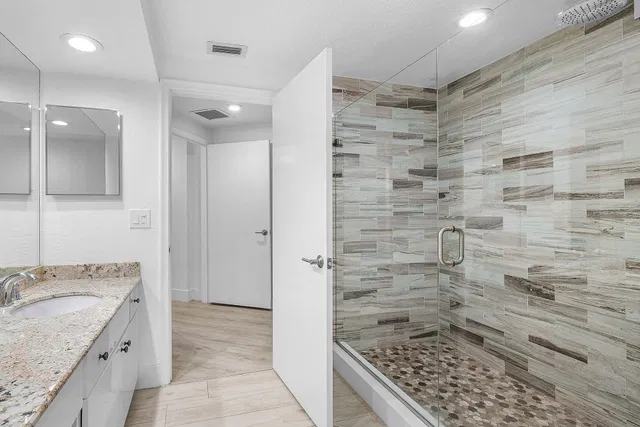 Unit 213 photo 27