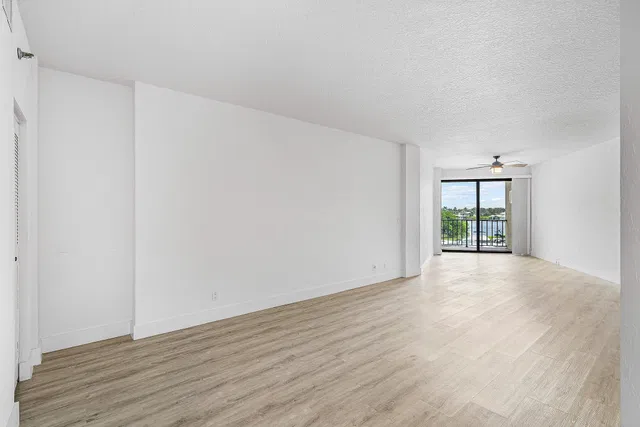 Unit 213 photo 29