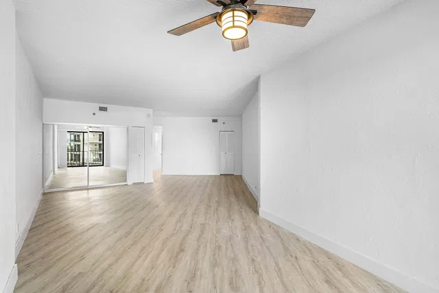 Unit 213 photo 32