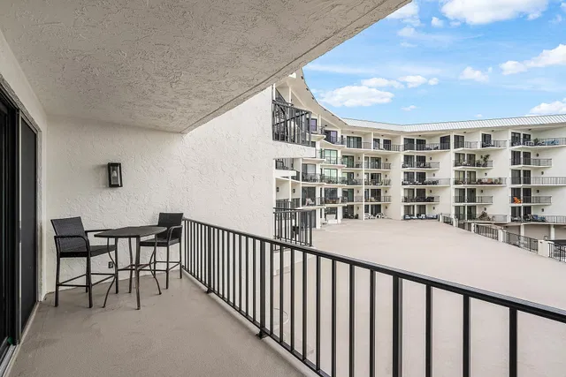 Unit 213 photo 44