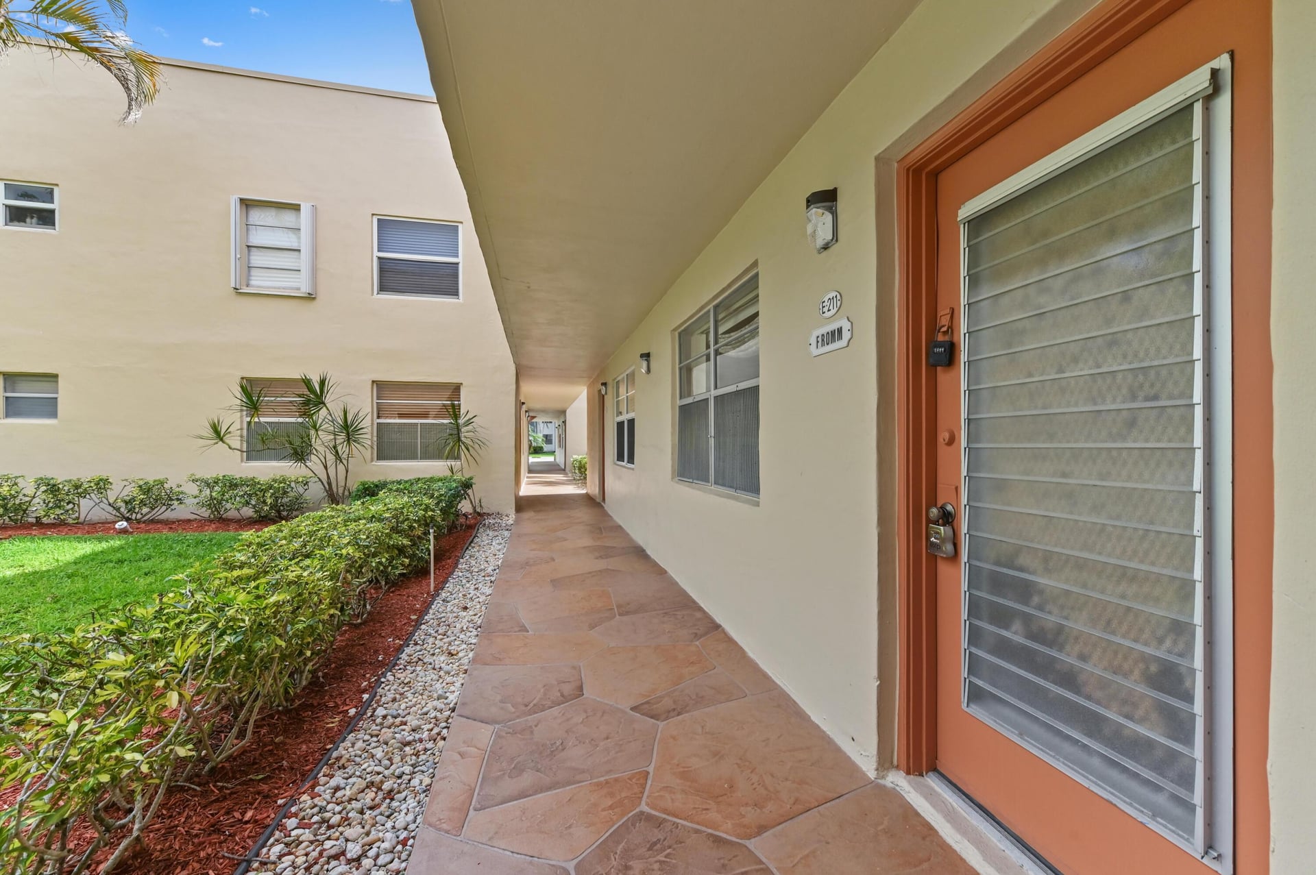 Residence photo 3