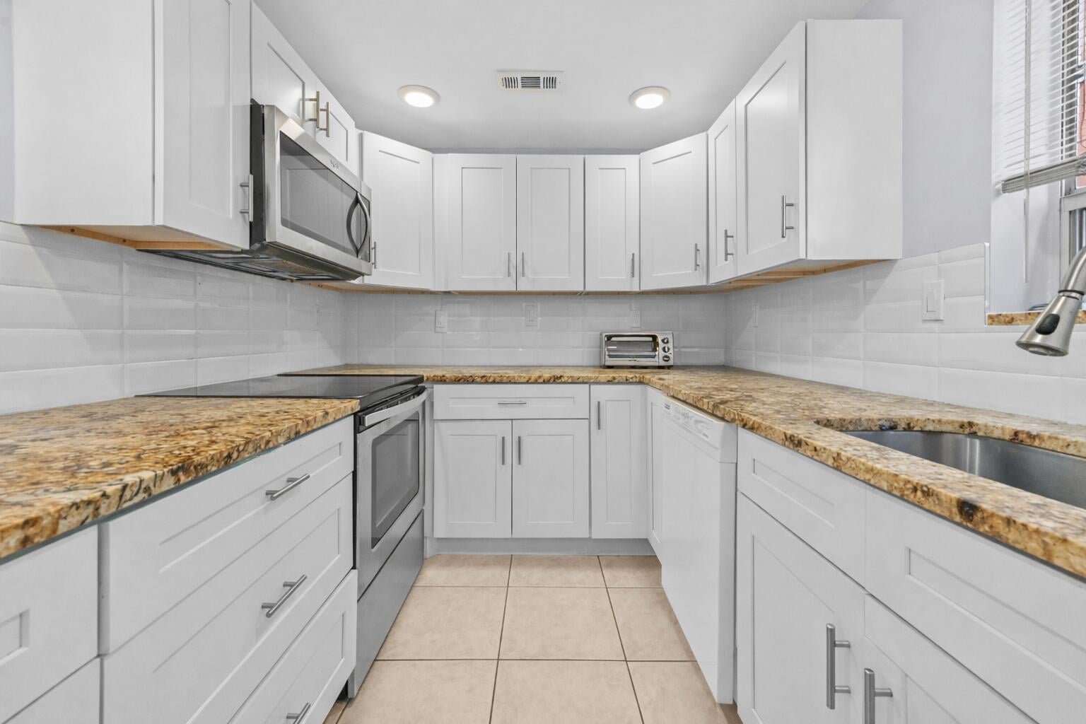 Residence photo 5