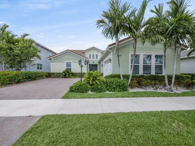 Residence photo 3