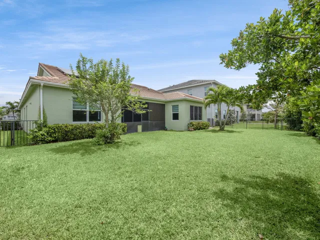 Residence photo 15