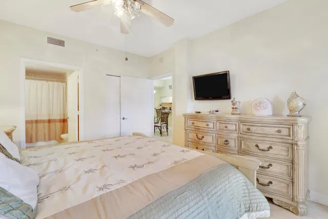 Unit 204 photo 7
