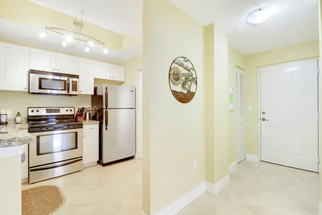 Unit 204 photo 12