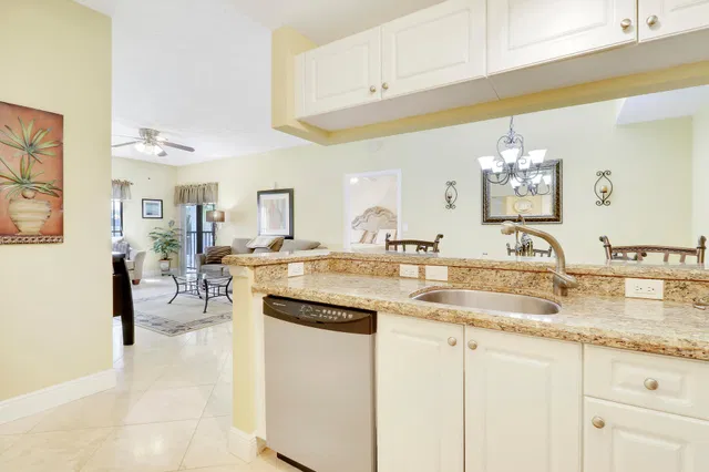 Unit 204 photo 14