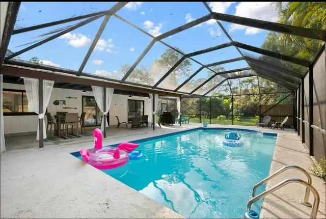 Residence photo 2