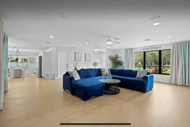 Residence photo 5