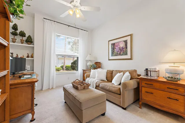 Residence photo 18
