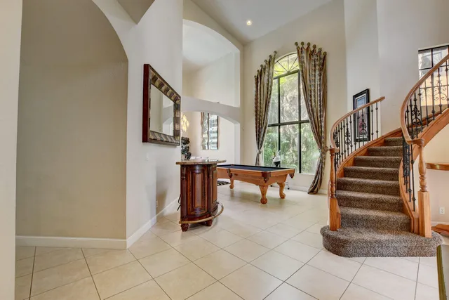 Residence photo 3