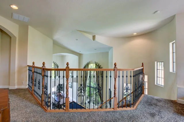 Residence photo 12