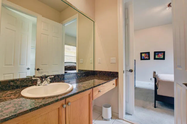 Residence photo 16