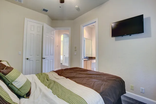 Residence photo 20