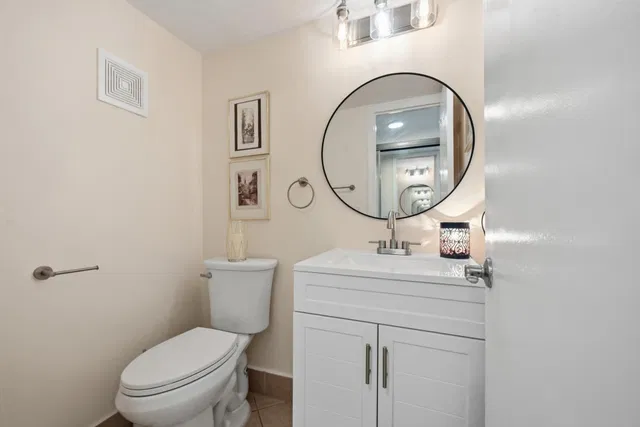 Unit H photo 8