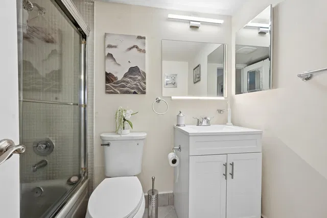 Unit H photo 14