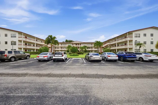 Unit H photo 19