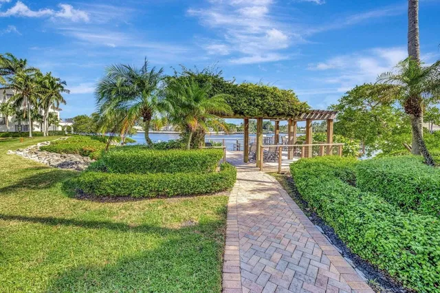Palm Trail Delray Beach Residence photo 40