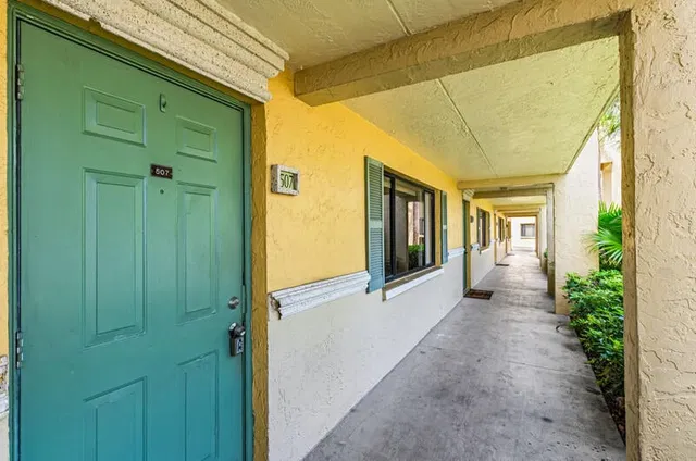Residence photo 2