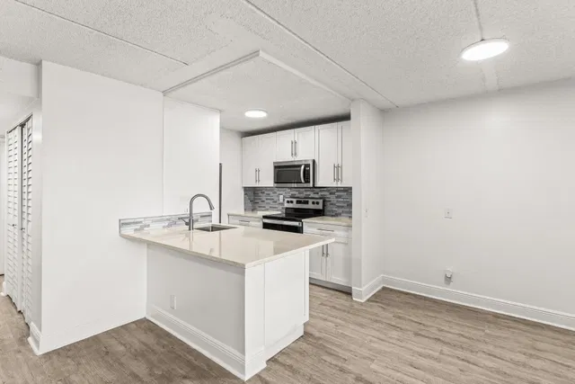 Residence photo 3