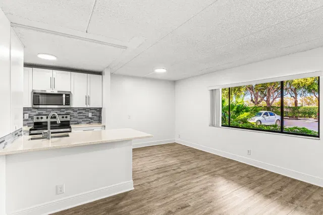 Residence photo 11