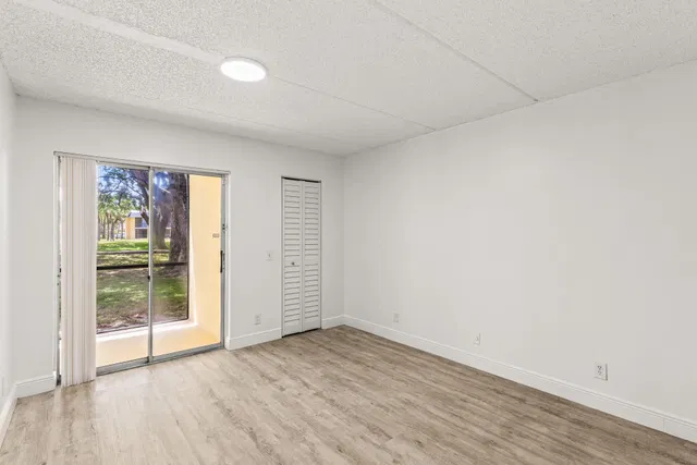 Residence photo 17