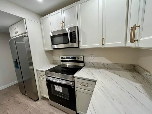 Unit 205 photo 5