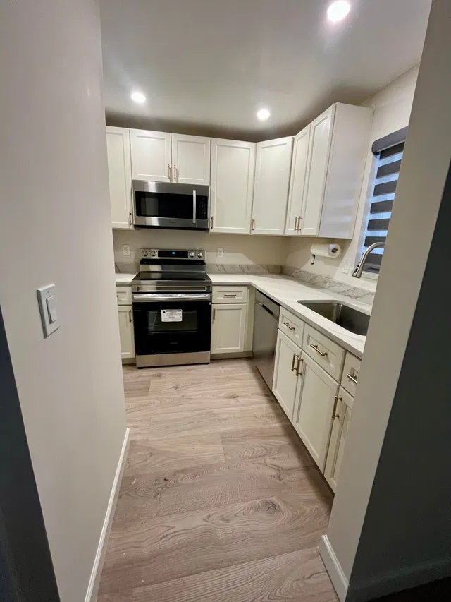 Unit 205 photo 7