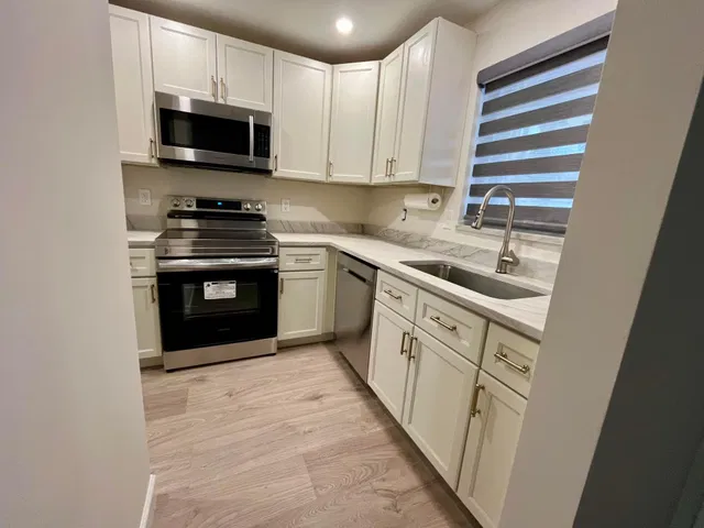 Unit 205 photo 8