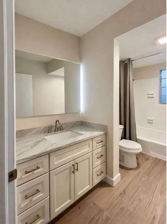 Unit 205 photo 10
