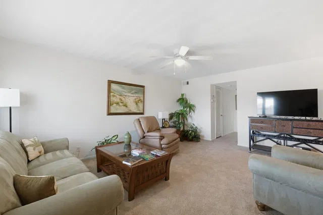 Unit 307 photo 15