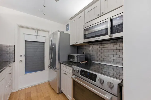 Unit 307 photo 18