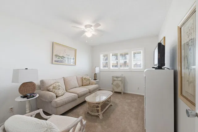 Unit 307 photo 19