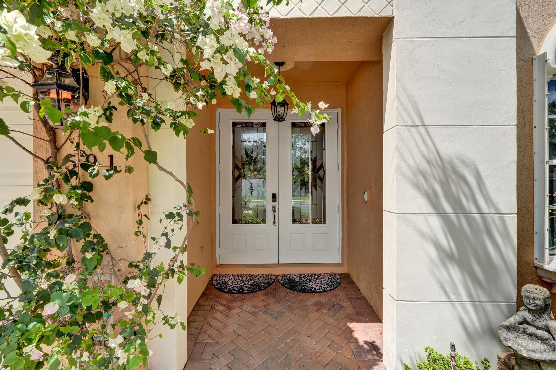 Residence photo 2