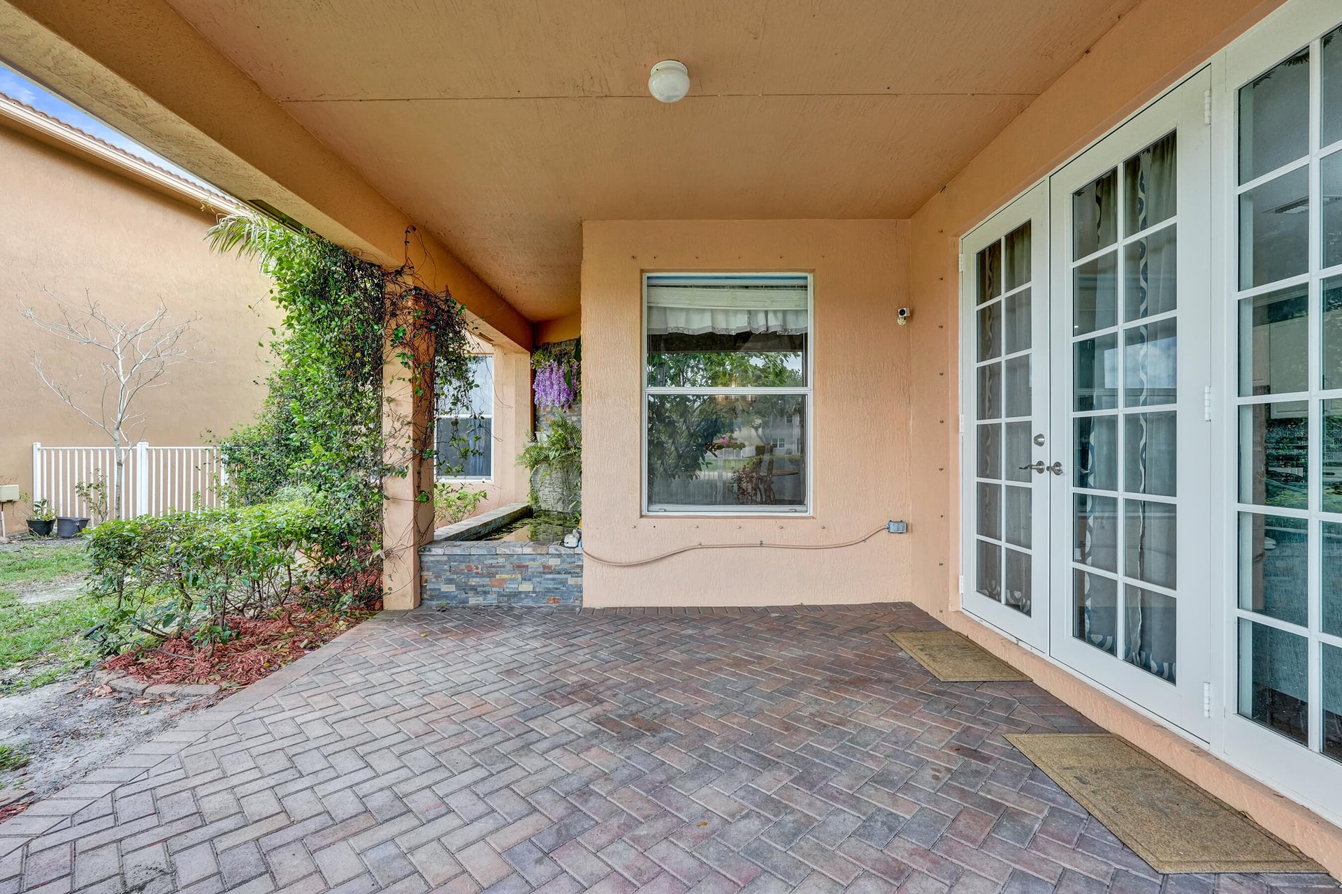 Residence photo 32