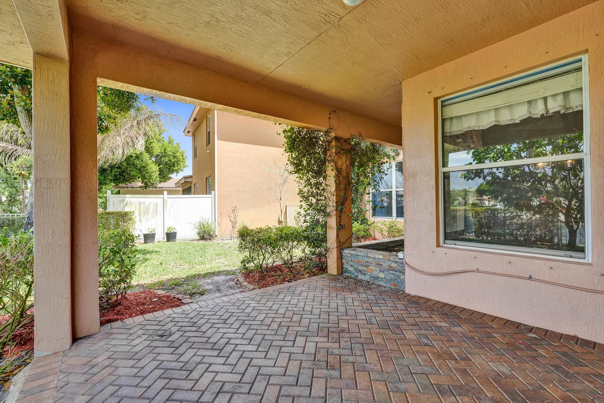 Residence photo 33
