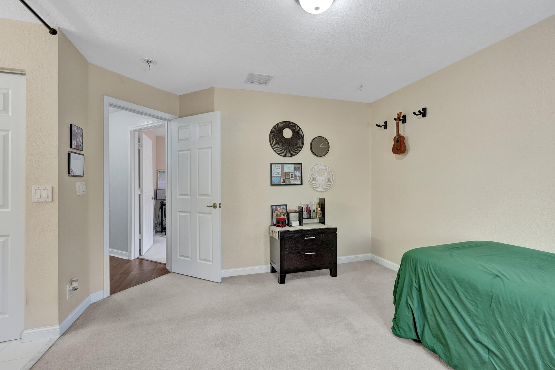 Residence photo 52