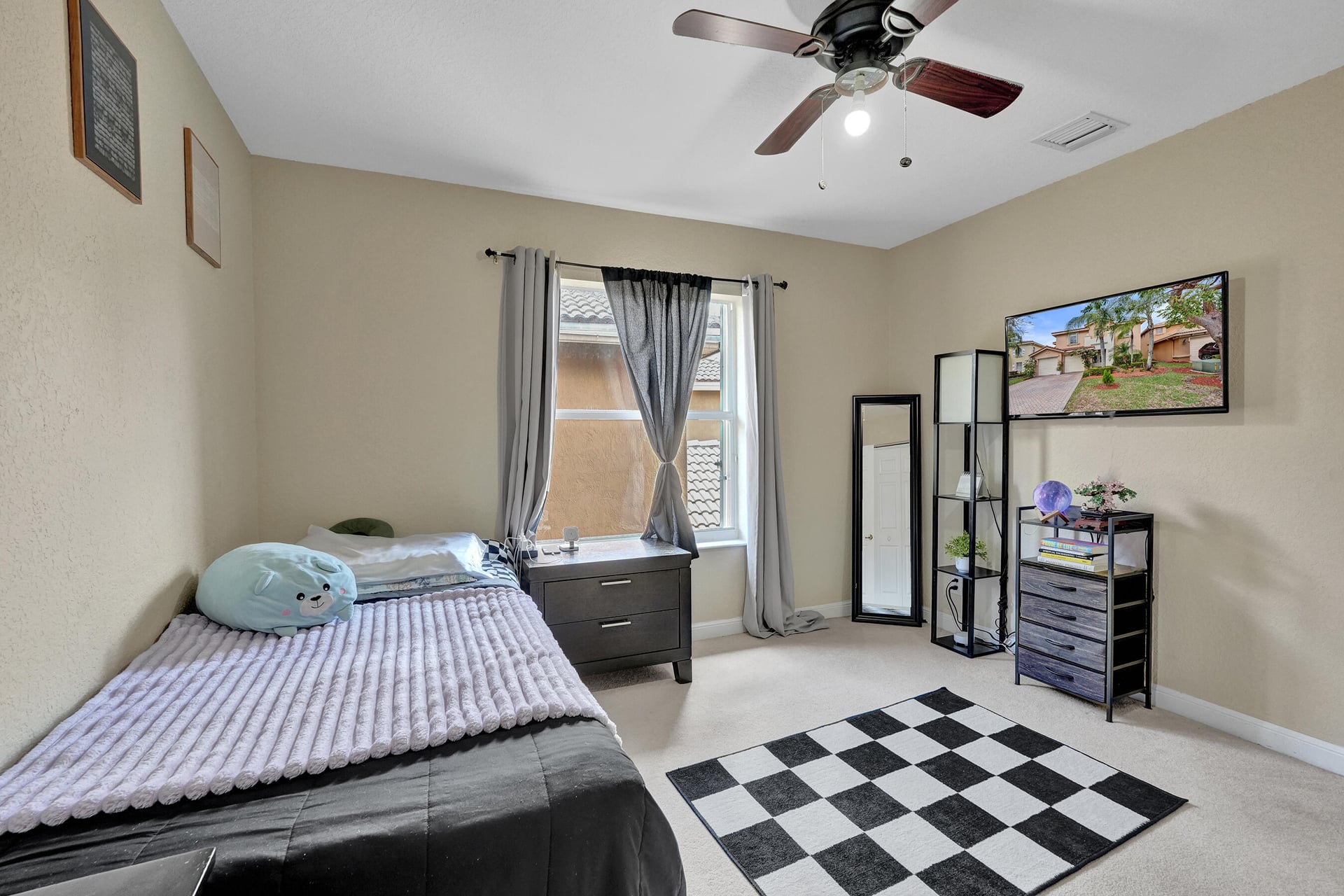 Residence photo 56