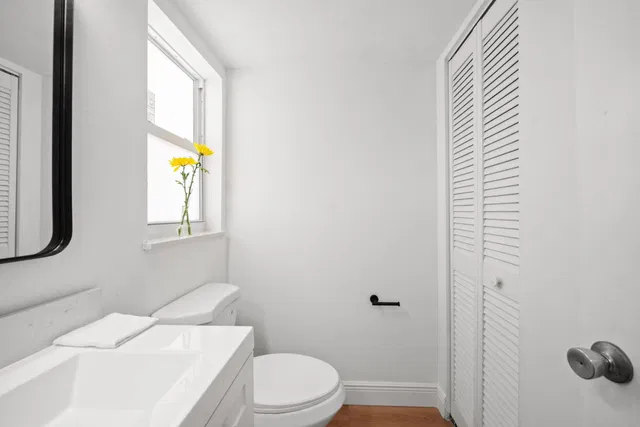 Unit 2160 photo 16