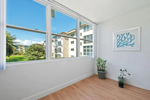 Unit 2160 photo 19