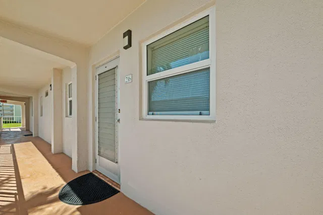 Unit 2160 photo 24